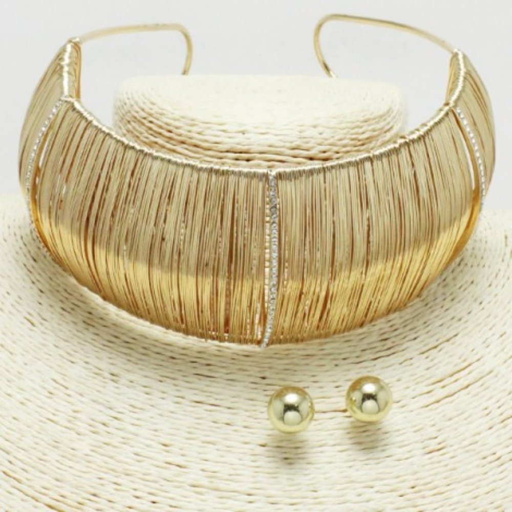 Seductive Women's Choker and Cuff